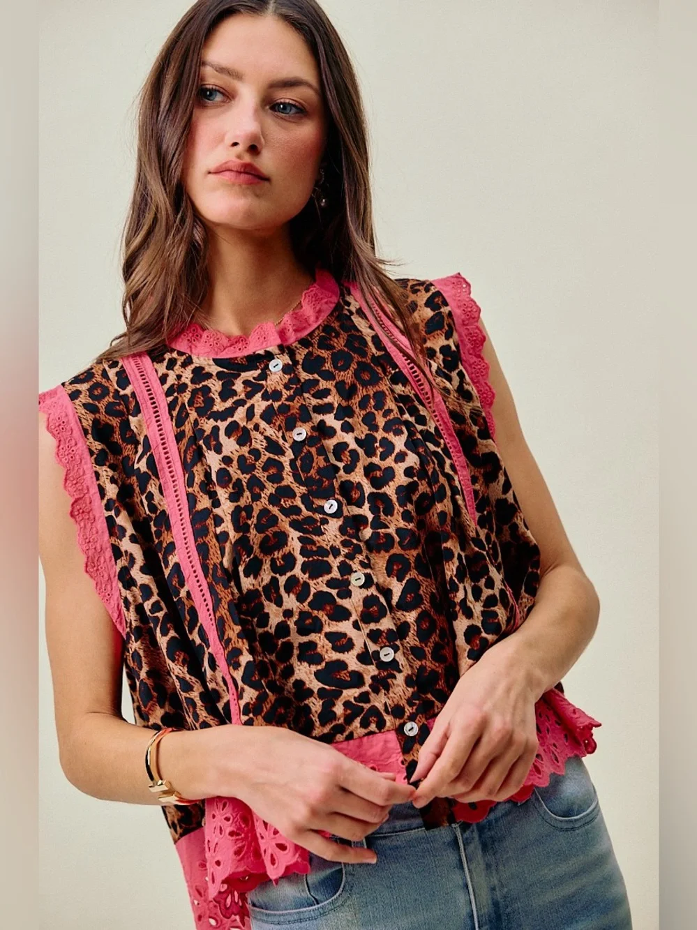 🐆 SO ME Leopard Print Pleated Sleeveless Blouse w/ Pink Lace Trim🛍️ - Picture 3 of 8